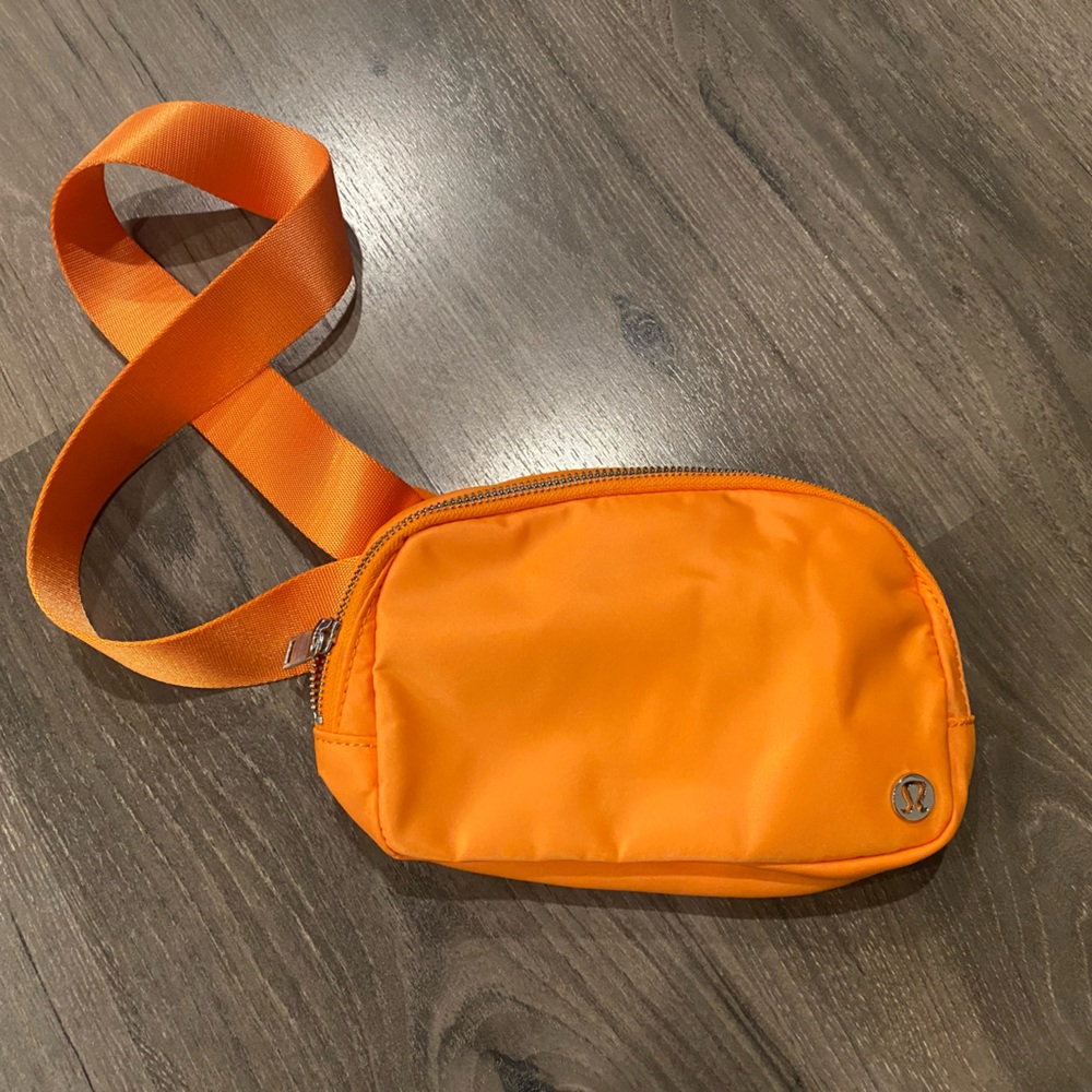 Lululemon Belt Bag 1L Neon Orange